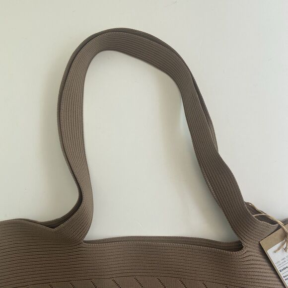 Elegant Brown Tote Bag - Picture 4 of 8